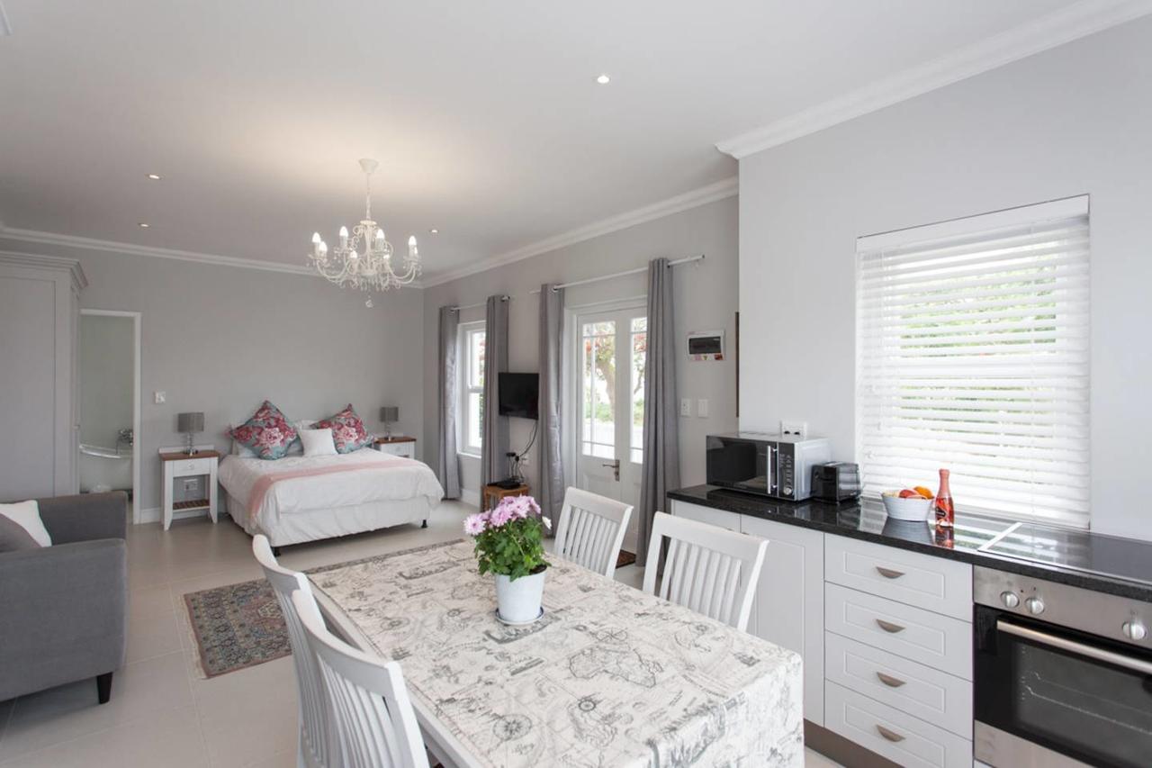 Coral Tree Apartment Hermanus Exterior photo